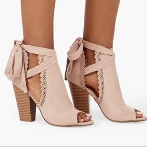 Justfab Just for Fun tie up booties in blush size 11